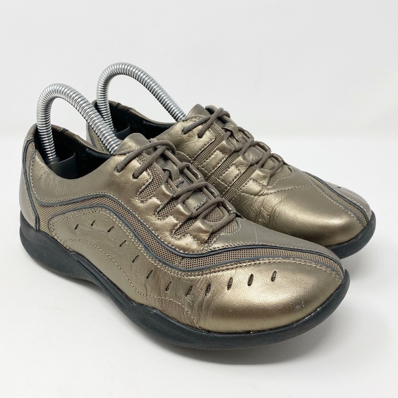 clarks wave wheel shoes